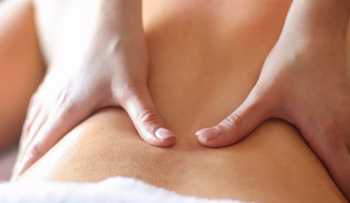 Masáž zad a šíje