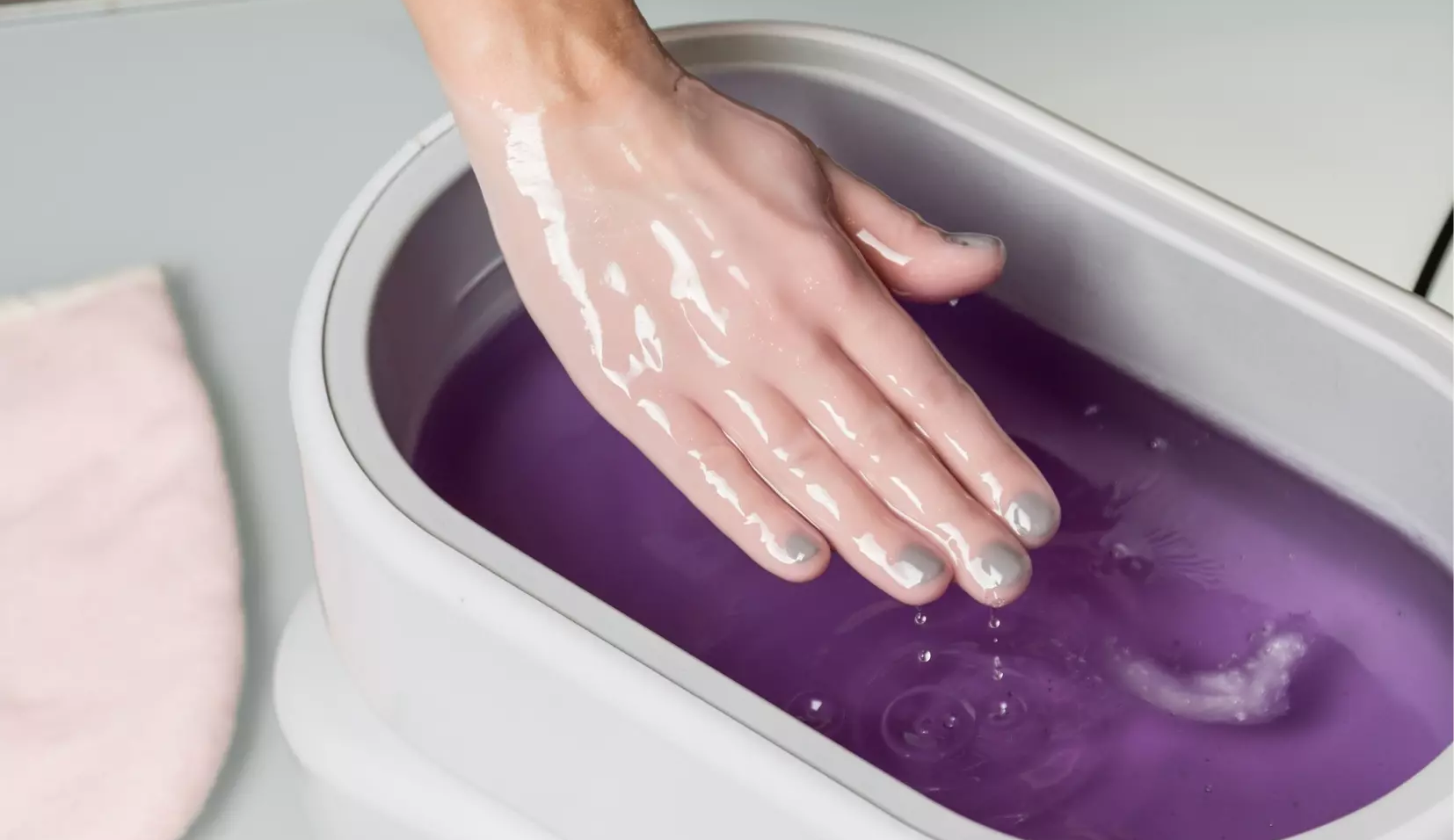 Parafínový zábal rukou